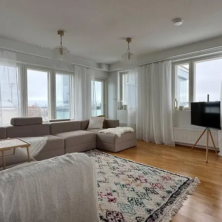 Feel Lapland Penthouse - 2xparking, 3br, Sauna Daire Rovaniemi