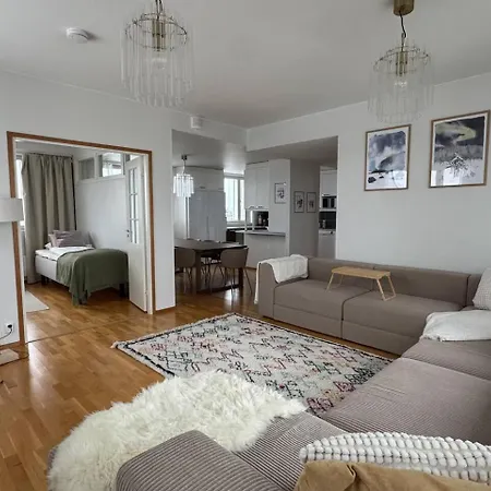 Feel Lapland Penthouse - 2xparking, 3br, Sauna Daire Rovaniemi